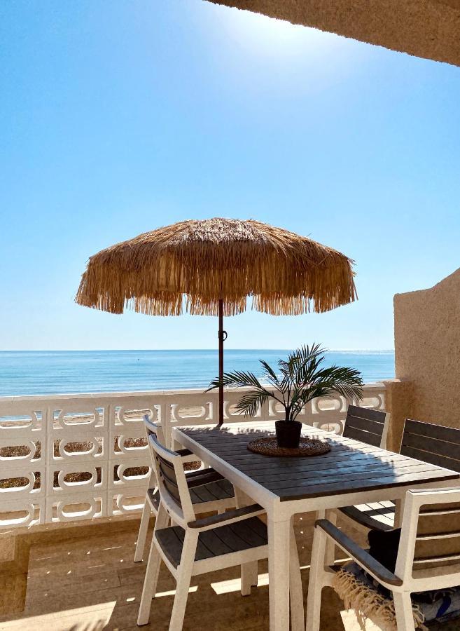 Вилла Modern Beachfront Townhouse Перельо Экстерьер фото