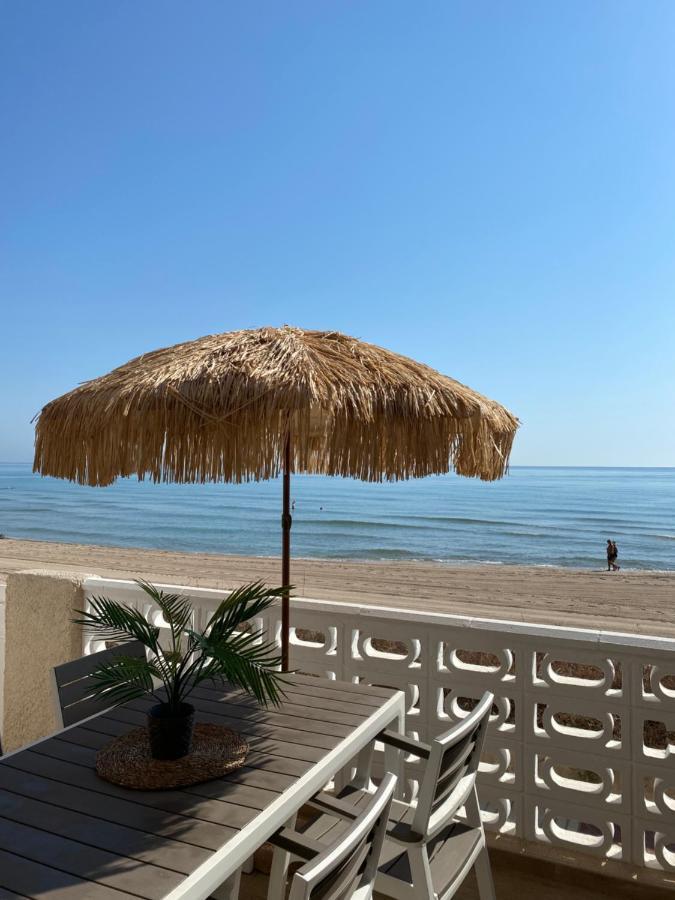 Вилла Modern Beachfront Townhouse Перельо Экстерьер фото